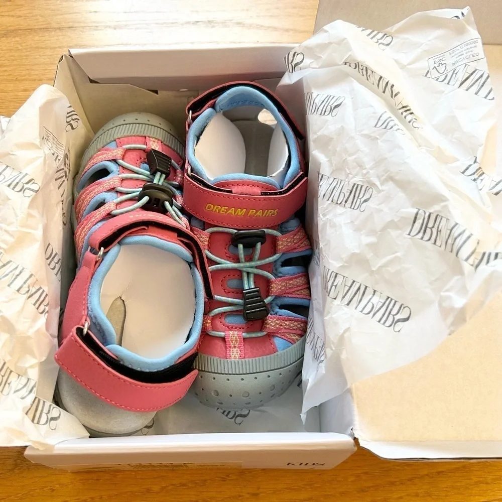 NIB DREAM PAIRS Outdoor Closed-Toe Sandals